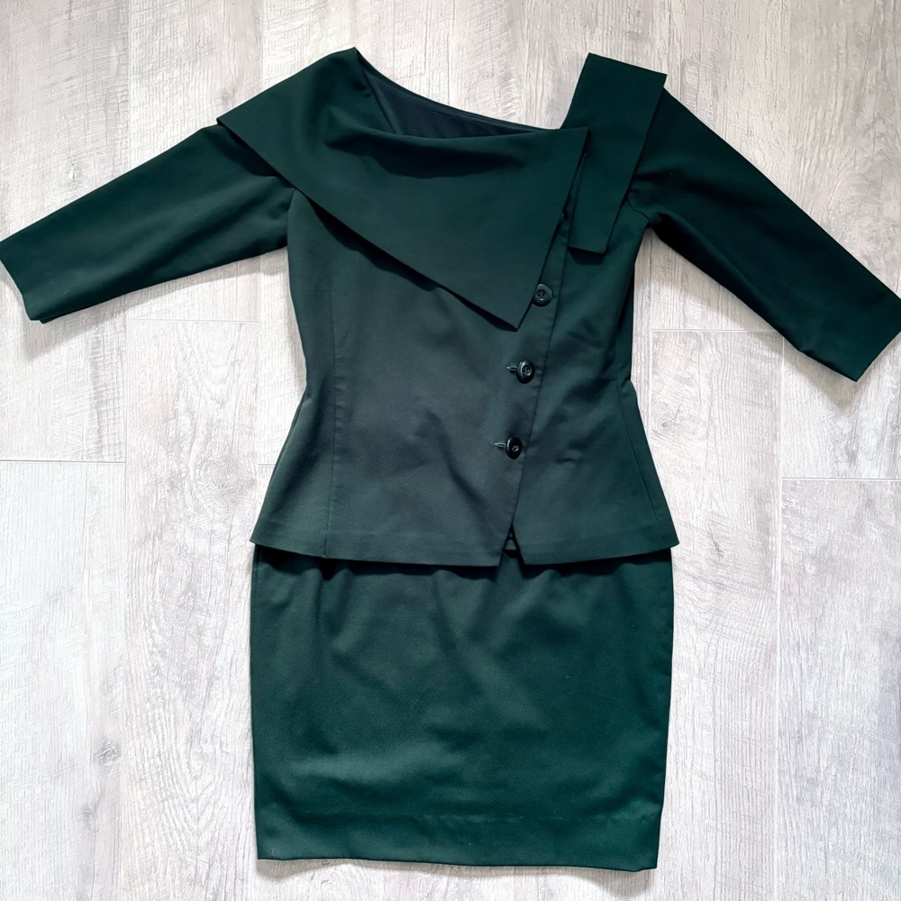 bespoke skirt suit 🏙️
